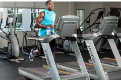 跑步机真的伤膝盖吗？健身房的商用跑步机呢？